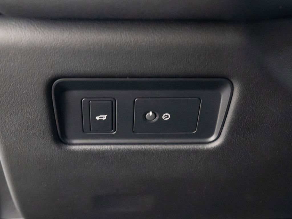 Used 2022 Jaguar F-PACE S image 21