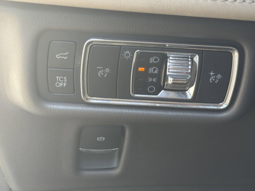 Used 2022 Lincoln Nautilus Reserve w/ Equipment Group 201A image 33