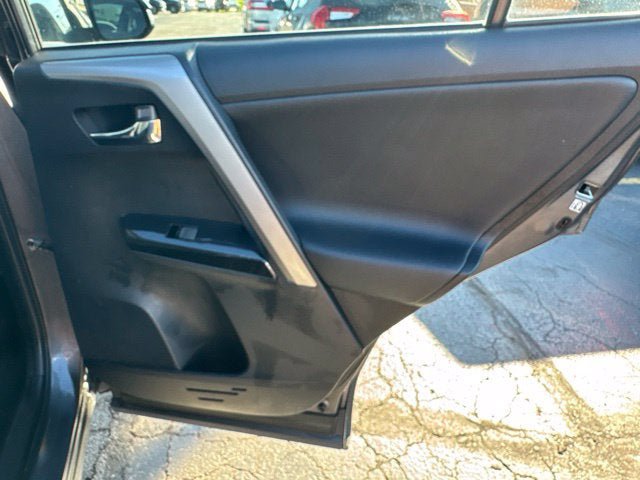 Used 2016 Toyota RAV4 Limited FWD image 23