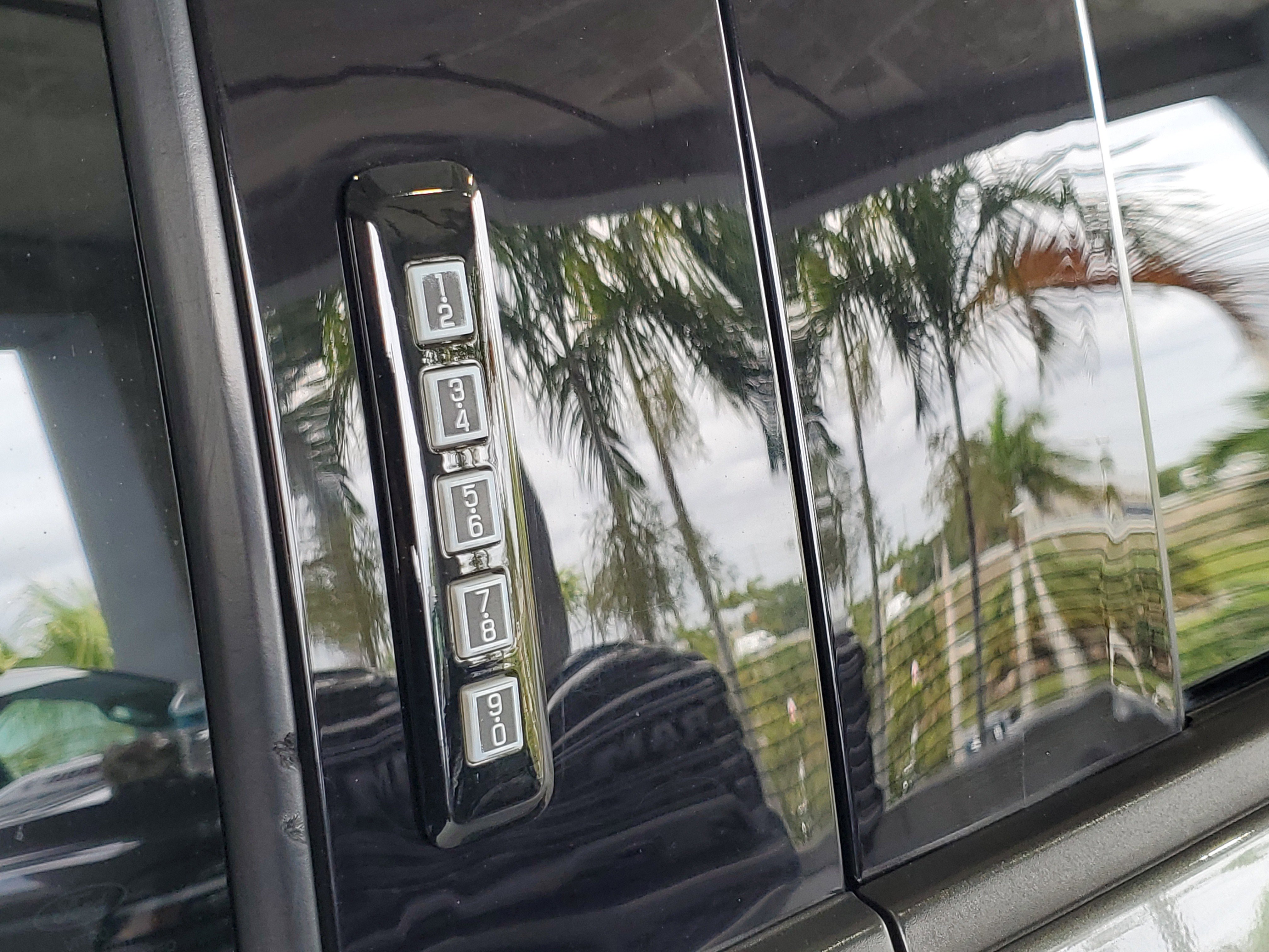 Used 2019 Ford F150 Lariat w/ Equipment Group 502A Luxury AWD/4WD image 7