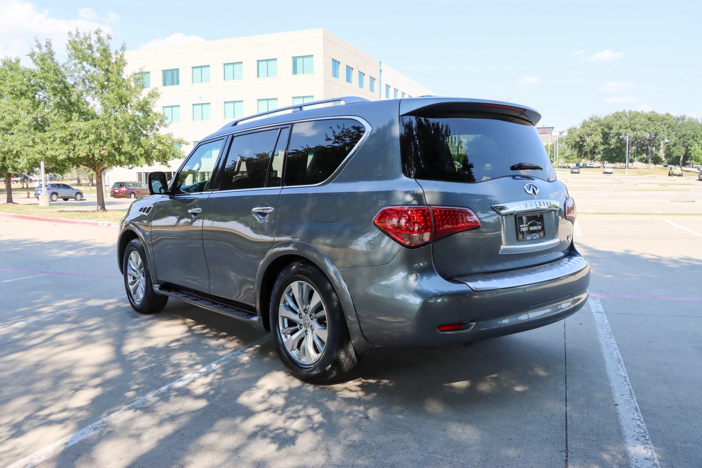 Used 2017 INFINITI QX80 4WD image 5