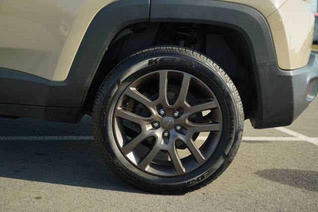 Used 2016 Jeep Renegade 75th Anniversary image 40