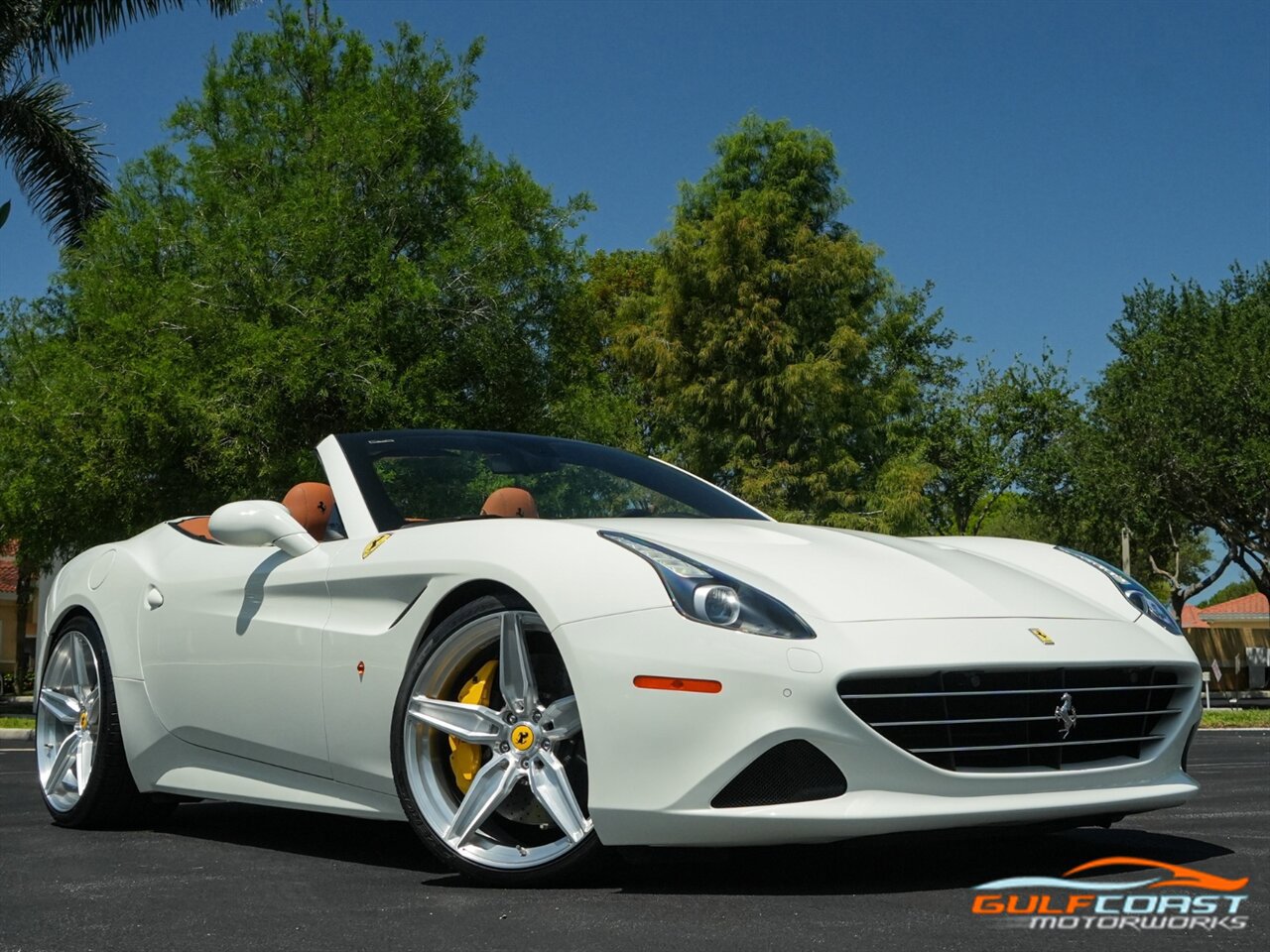 Used 2017 Ferrari California T RWD image 80