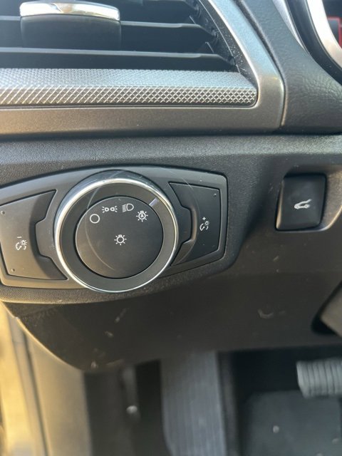 Used 2019 Ford Fusion SE image 18