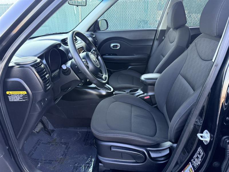 Used 2018 Kia Soul AUTO image 23