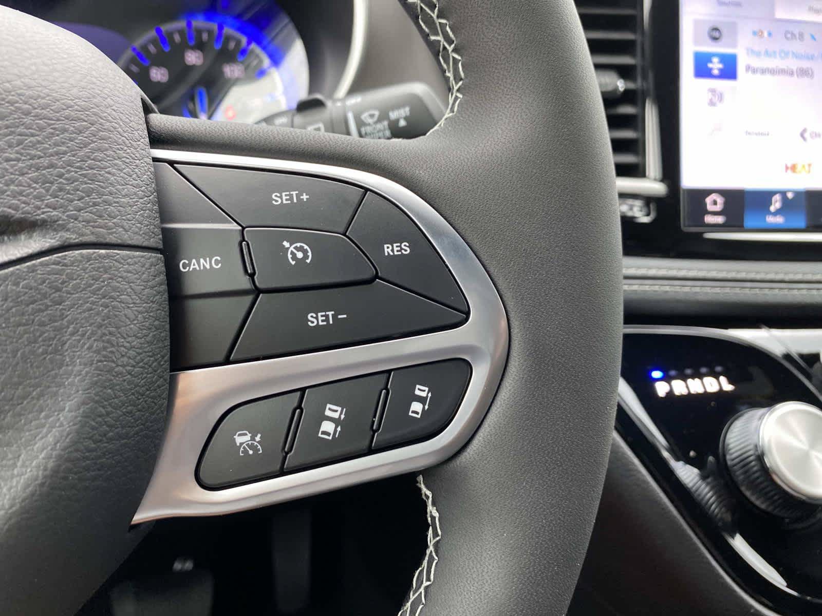New 2027 Chrysler Pacifica Select AWD/4WD image 13