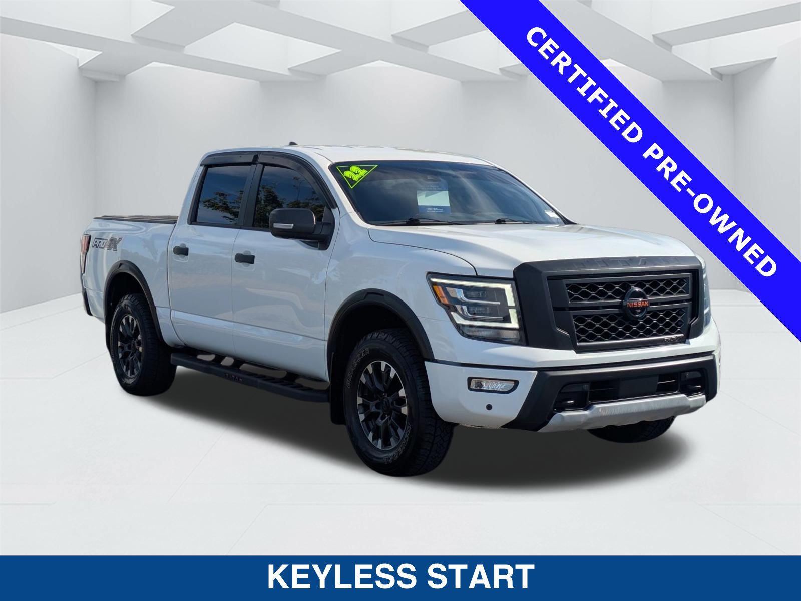 Used 2022 Nissan Titan PRO-4X w/ Pro-4x Convenience Package AWD/4WD image 3