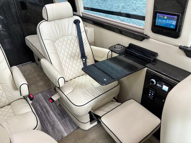 Used 2021 Mercedes-Benz Sprinter 3500 image 46