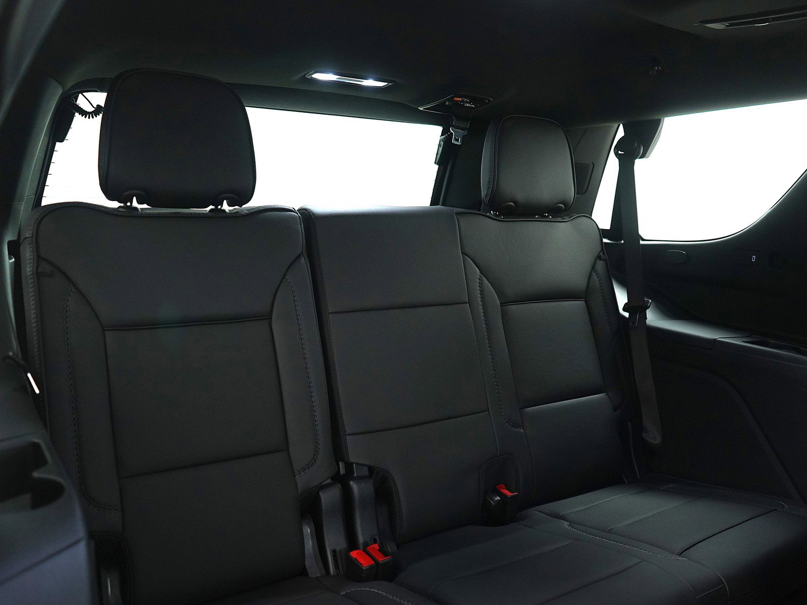 Used 2025 GMC Yukon Denali w/ Sun & Power Step Package image 12