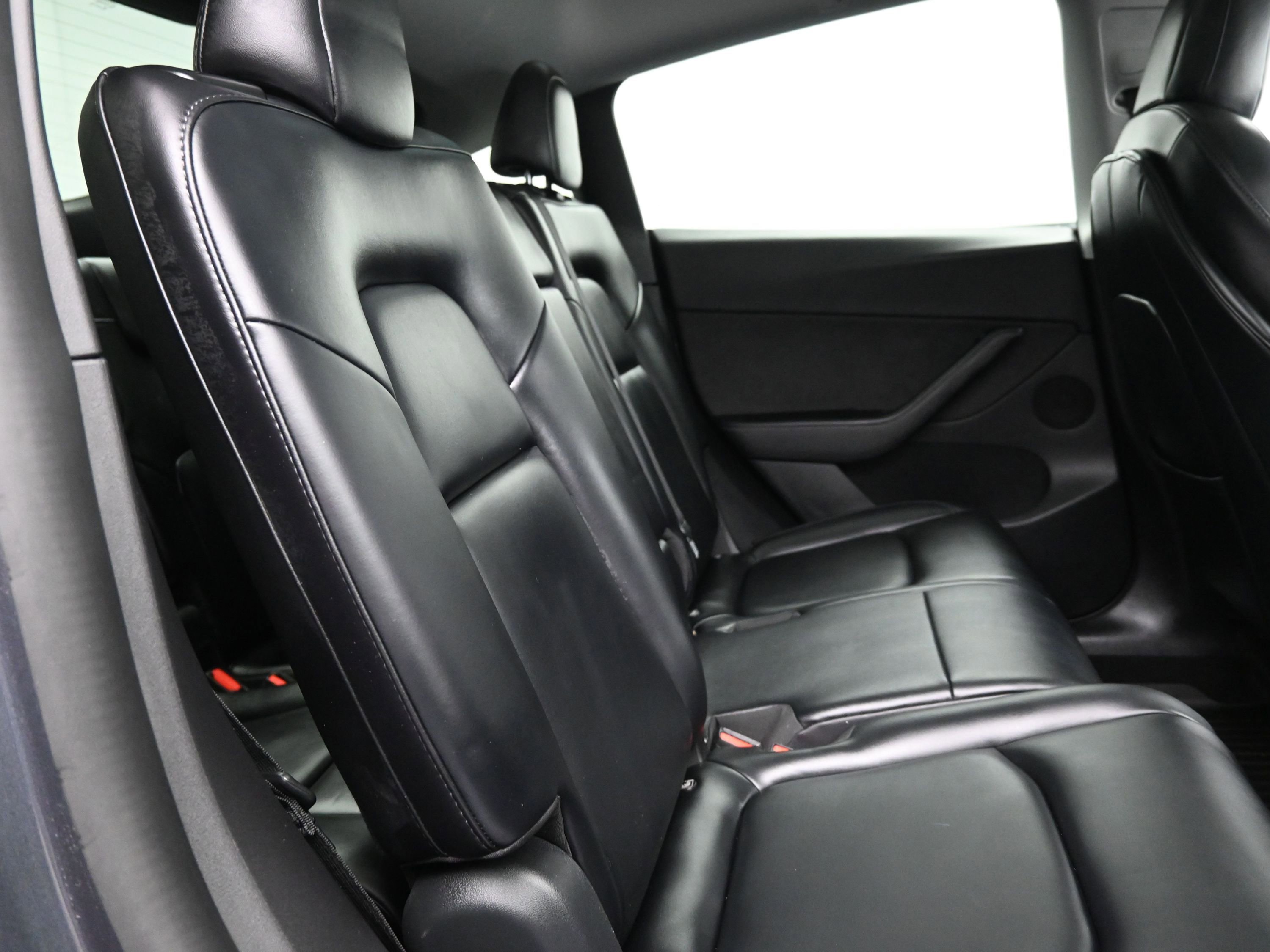 Used 2022 Tesla Model Y Long Range image 12