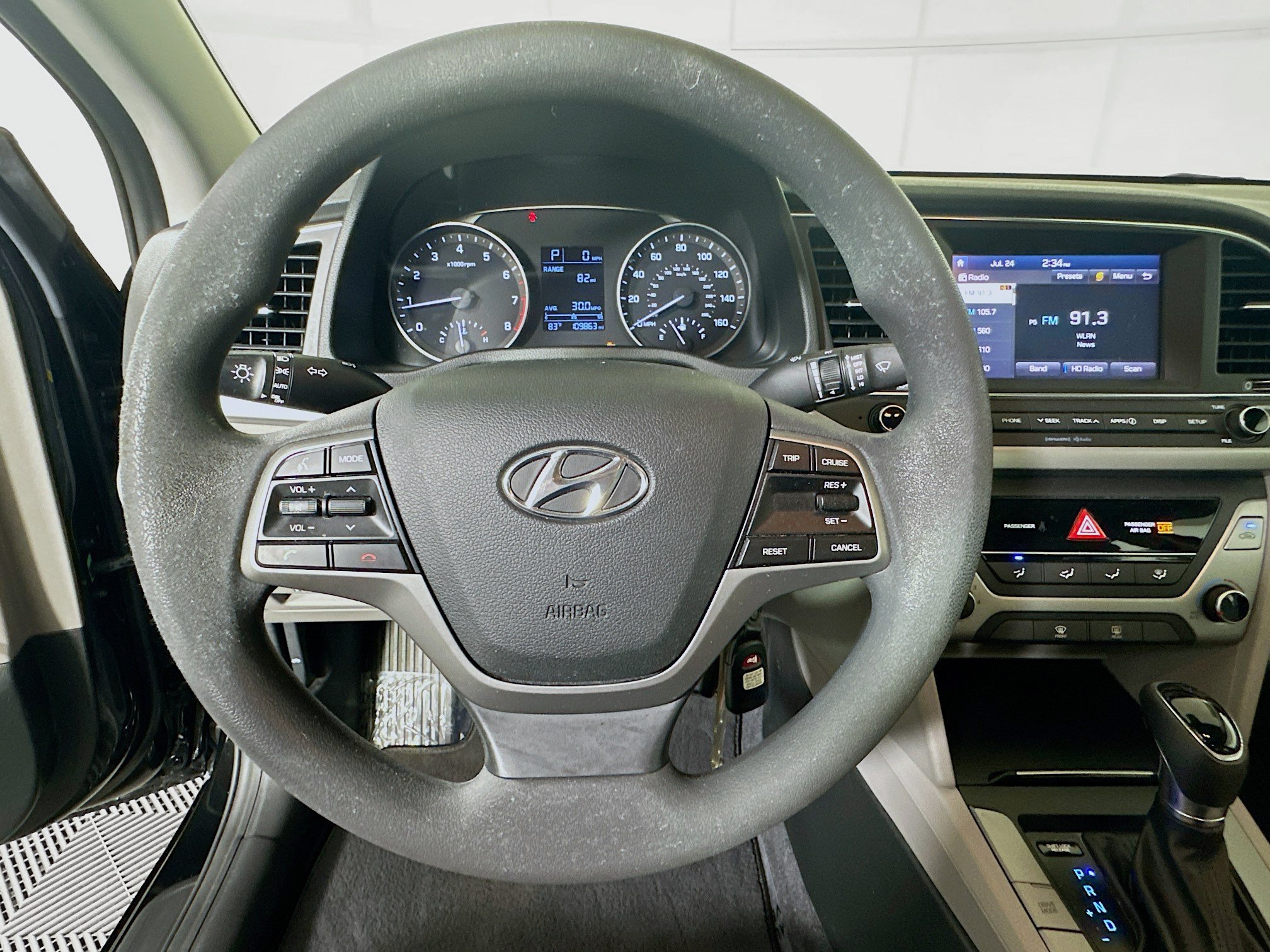 Used 2018 Hyundai Elantra SE w/ SE Connectivity Package 04 FWD image 15