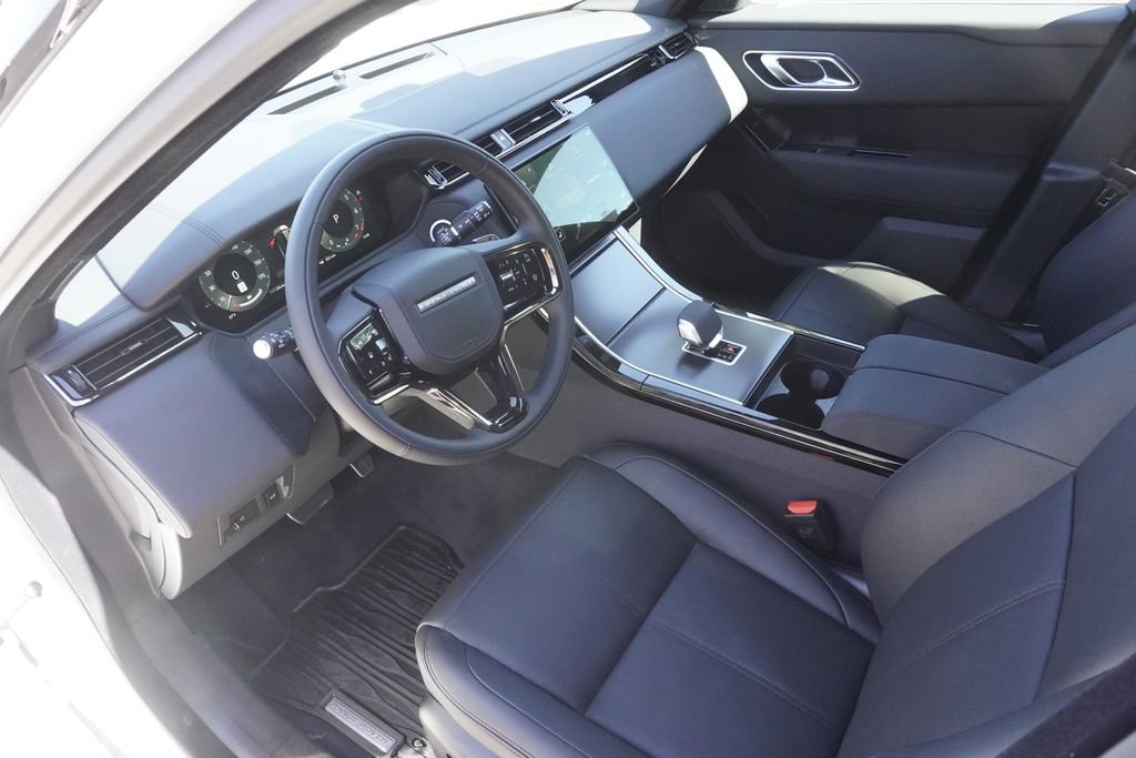 New 2026 Land Rover Range Rover Velar Dynamic SE image 18