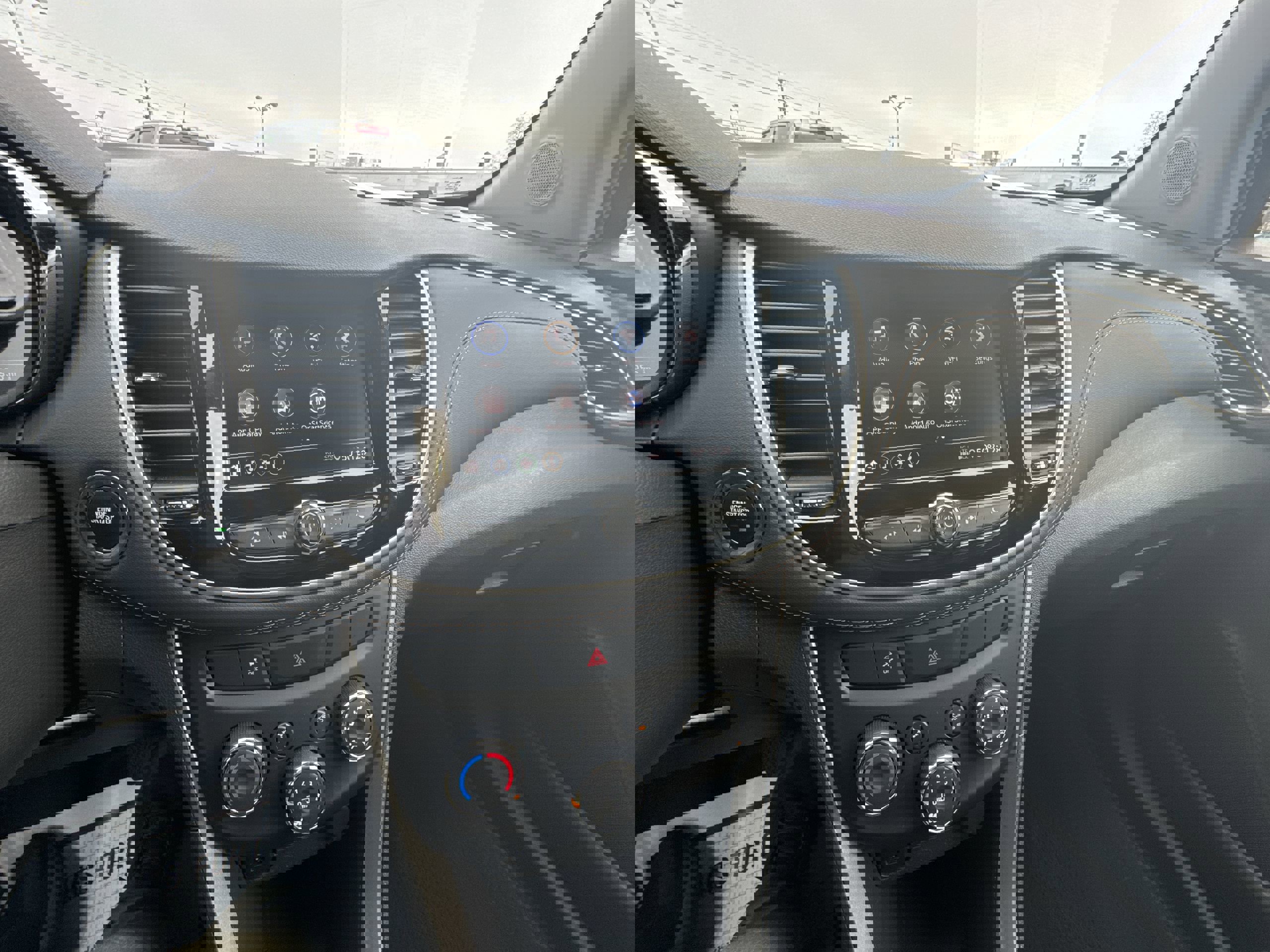 Used 2022 Chevrolet Trax LT w/ LT Convenience Package image 14