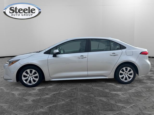 Used 2023 Toyota Corolla LE image 2