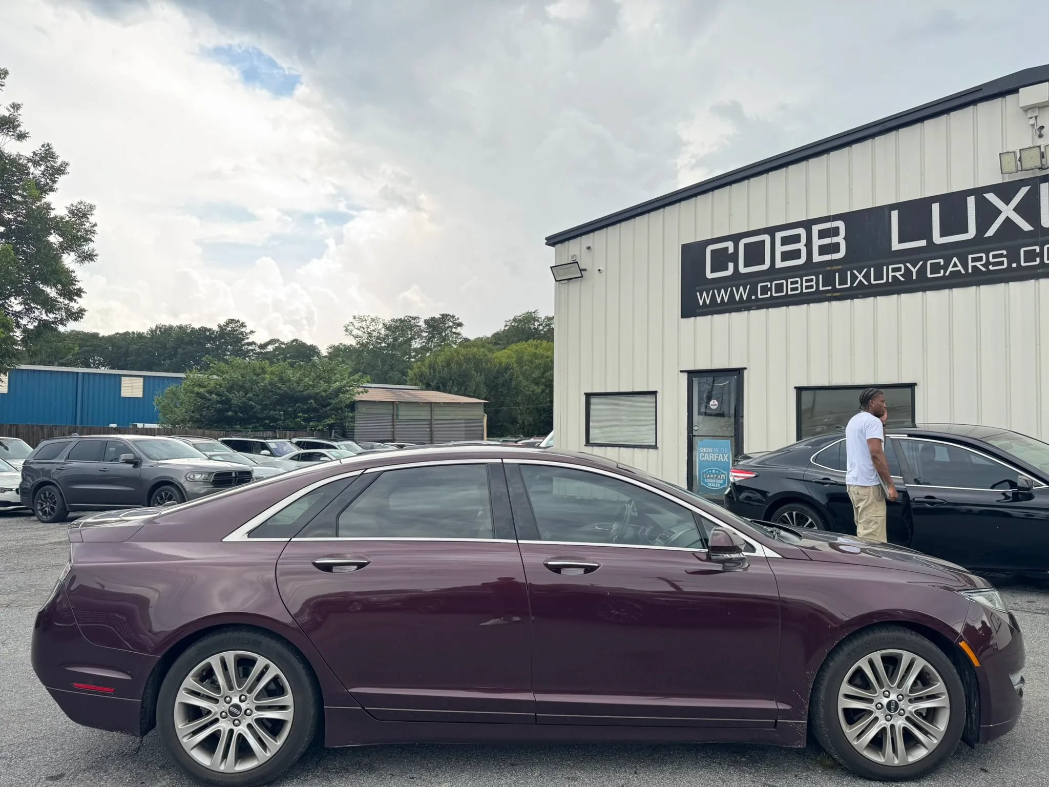 Used 2013 Lincoln MKZ FWD image 4
