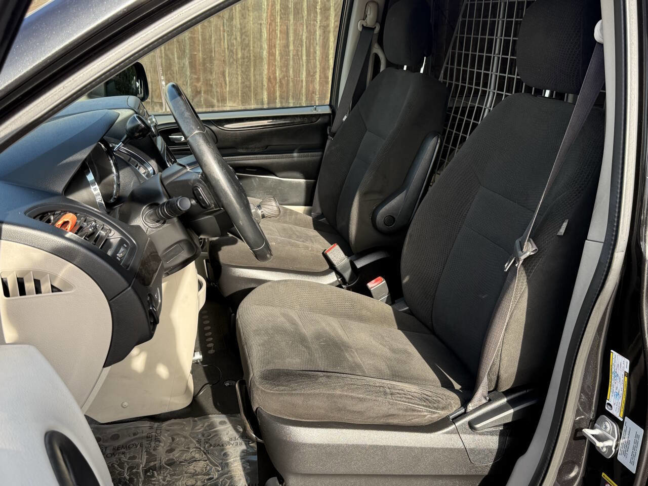 Used 2015 RAM C/V Tradesman w/ UConnect Hands-Free Group FWD image 12
