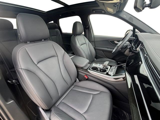 Used 2025 Audi Q7 3.0T Premium Plus image 19