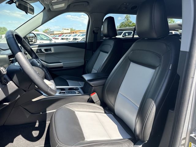 Used 2022 Ford Explorer XLT AWD/4WD image 11