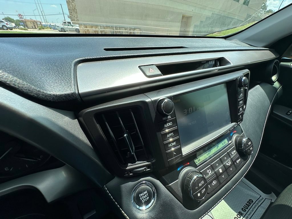 Used 2018 Toyota RAV4 XLE FWD image 37