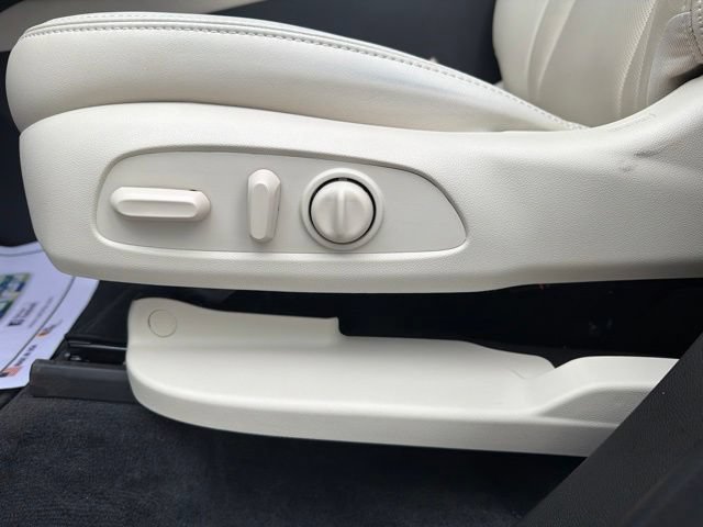 Used 2023 Buick Enclave Essence FWD image 15