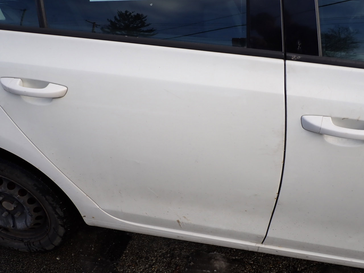 Used 2012 Volkswagen Golf 2.5L Conv & Sunroof 4 Door PZE image 12