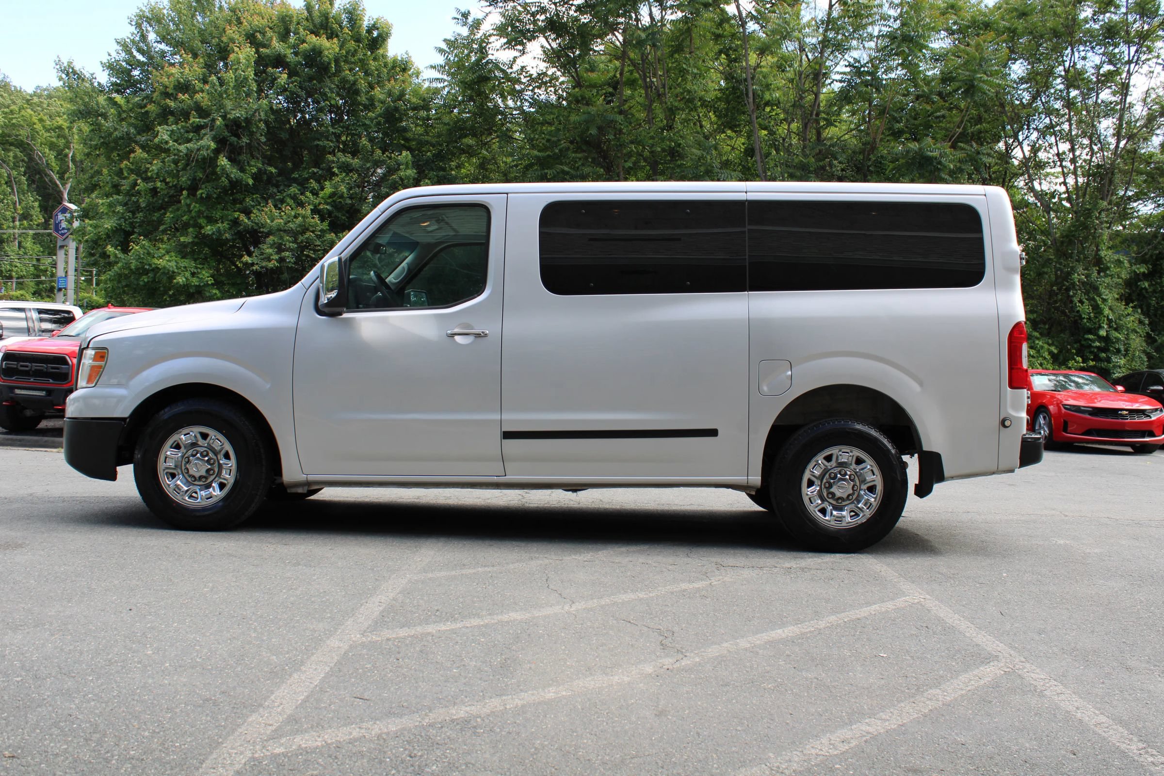 Used 2020 Nissan NV 3500 SL RWD image 24