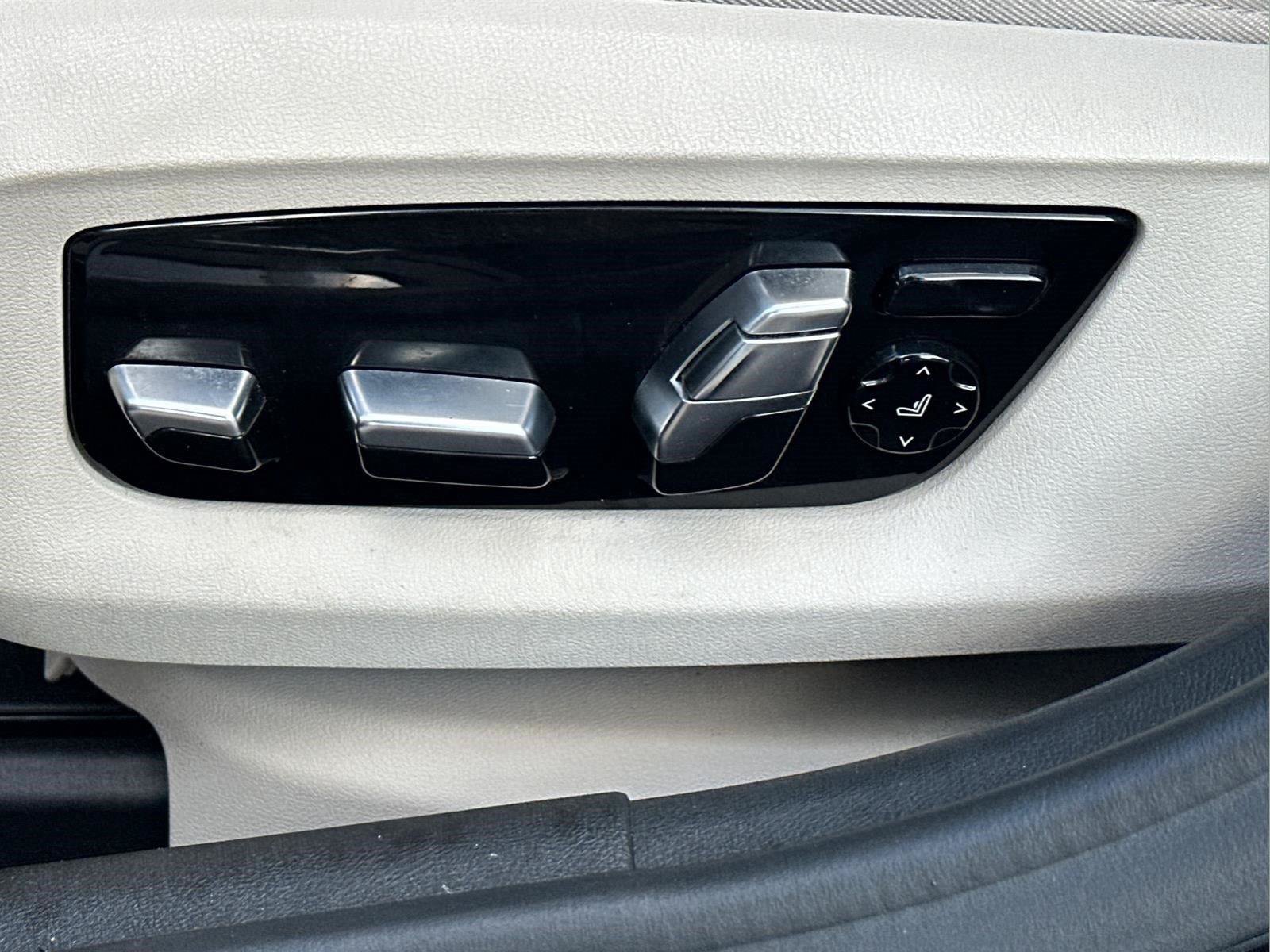 Used 2019 BMW 540i RWD image 22