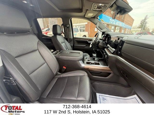 Used 2022 Chevrolet Silverado 1500 RST w/ Redline Edition image 12