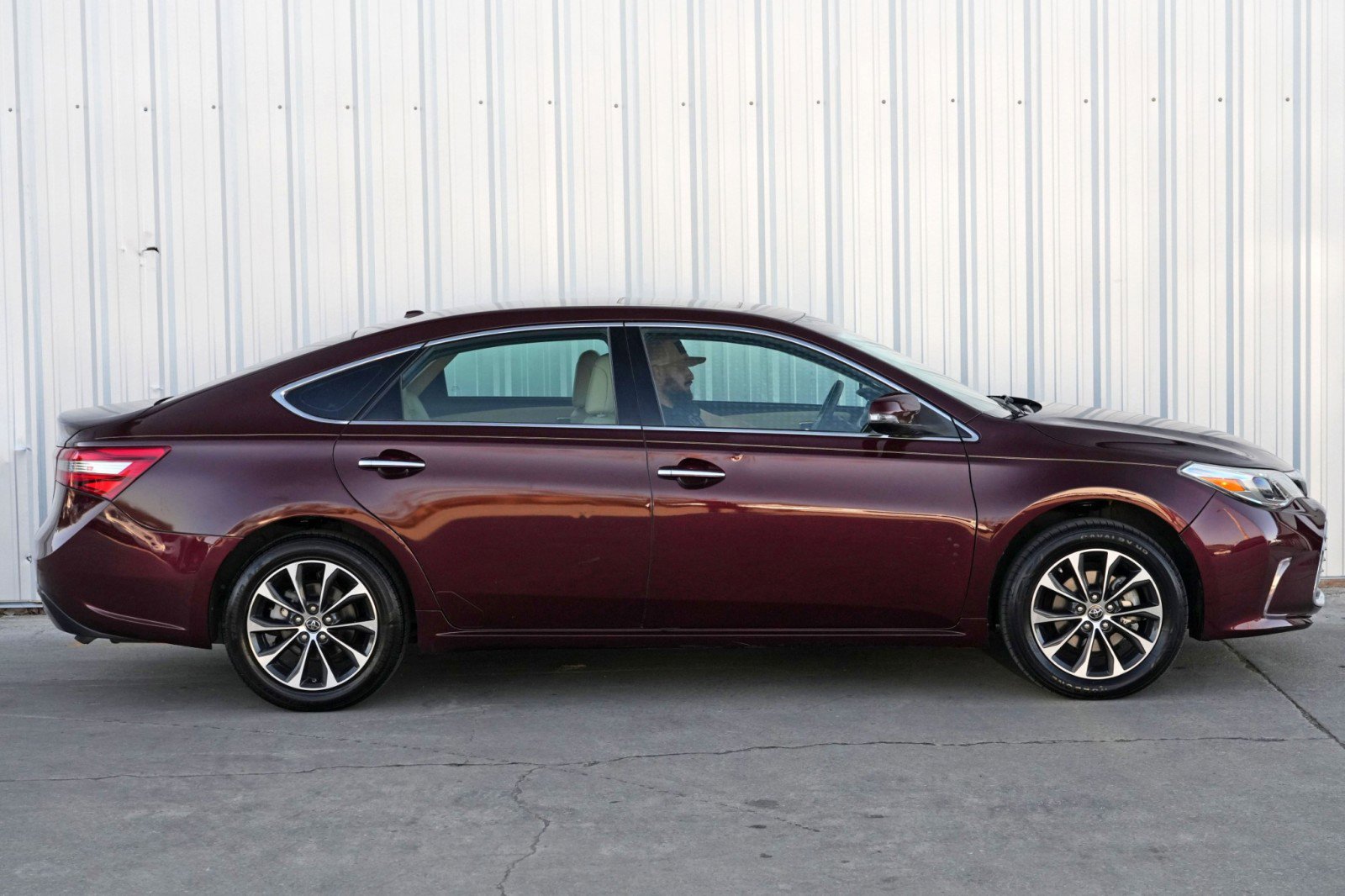 Used 2018 Toyota Avalon XLE Premium image 54