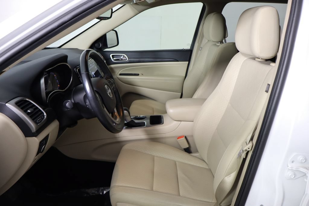 Used 2022 Jeep Grand Cherokee Laredo E RWD image 14