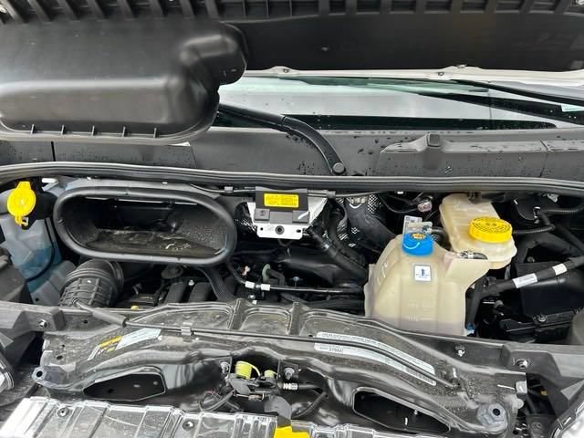New 2024 RAM ProMaster 3500 w/ Leather Interior Group FWD image 21
