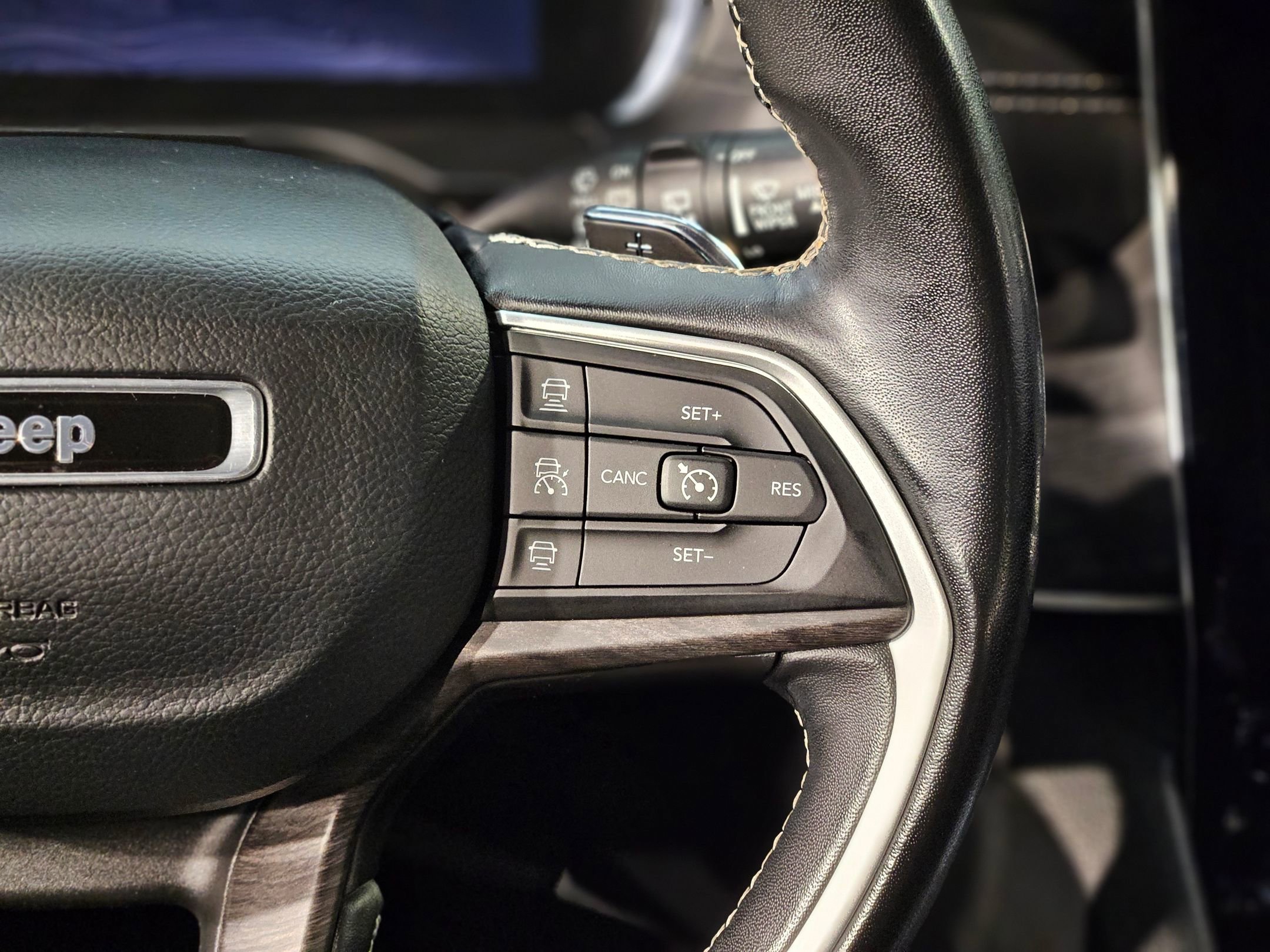 Used 2022 Jeep Grand Cherokee L Limited image 29