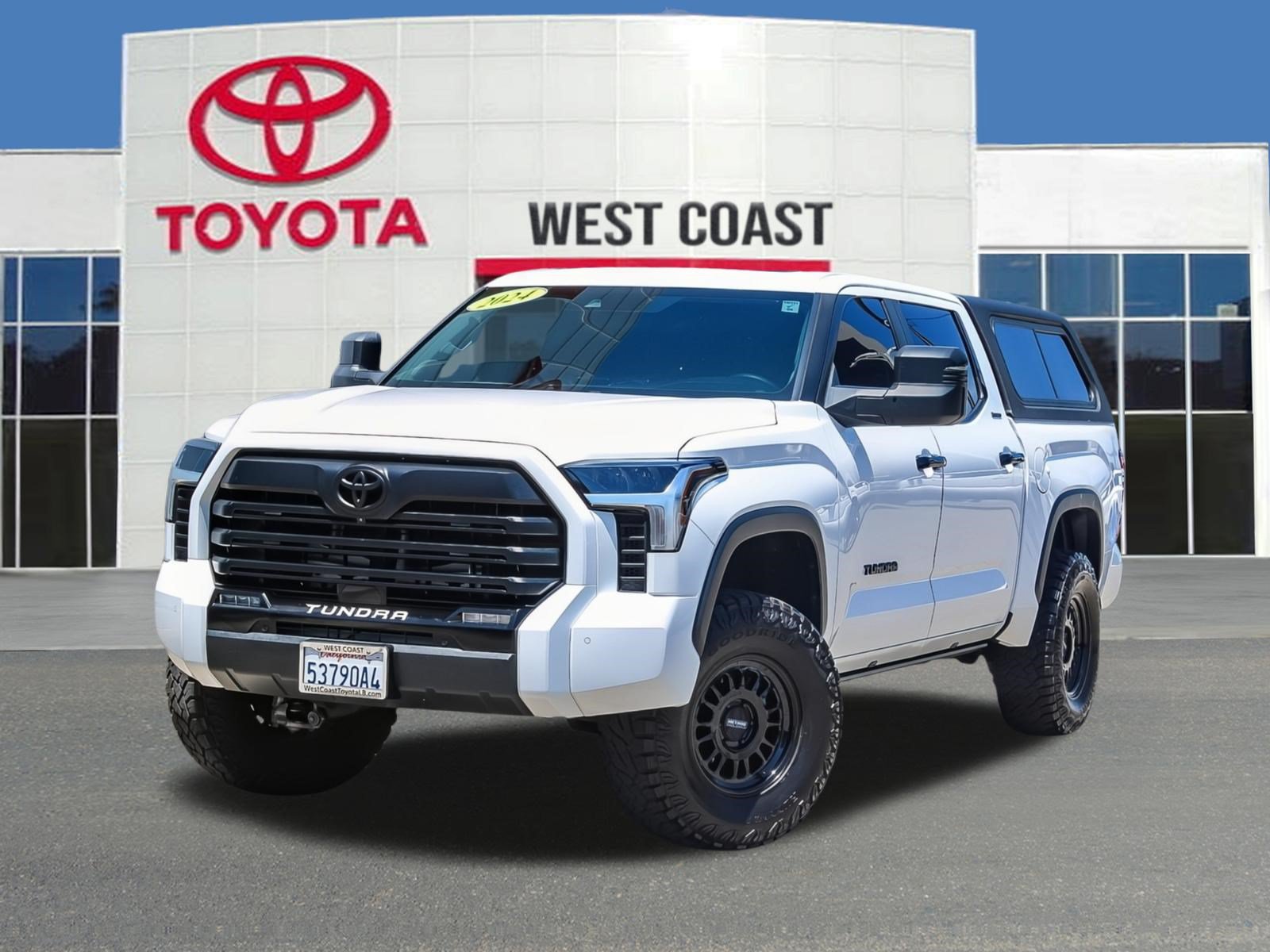 Used 2024 Toyota Tundra Limited AWD/4WD image 1