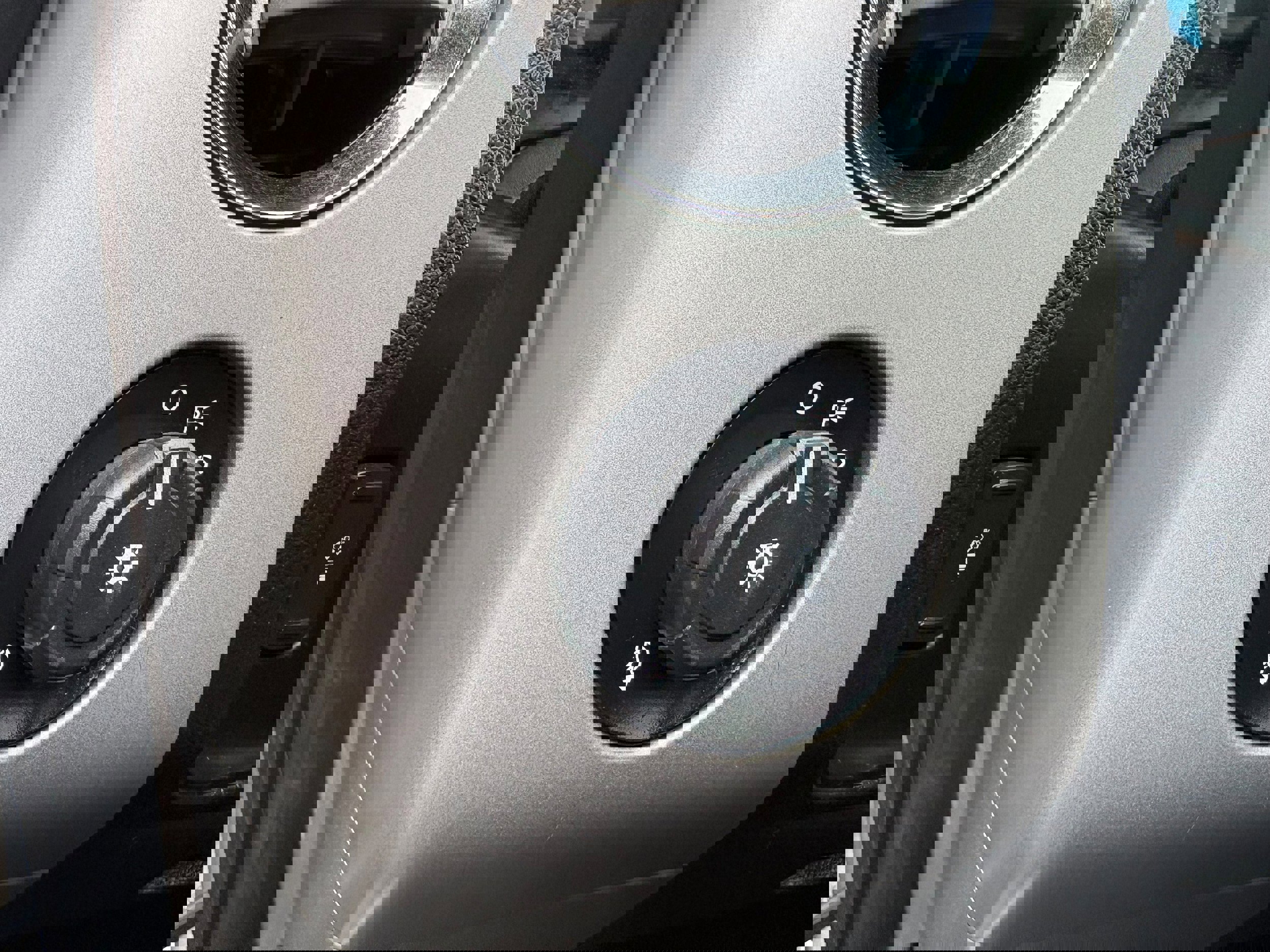 Used 2016 Ford Expedition Limited image 32