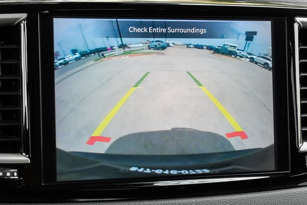 Used 2024 Chrysler Pacifica Touring-L FWD image 30