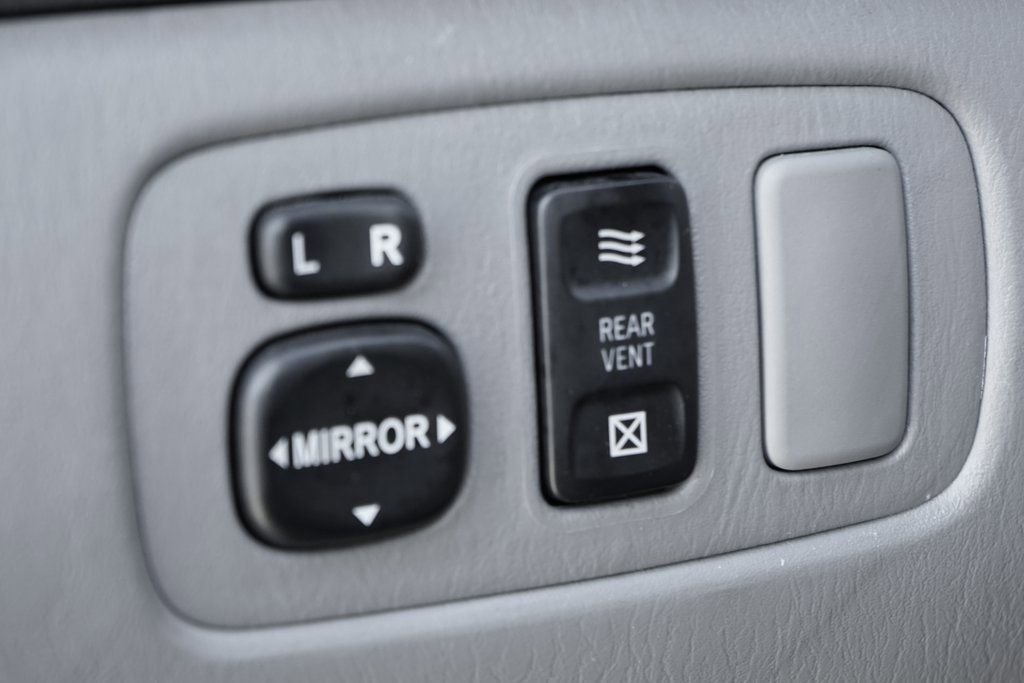 Used 2007 Toyota Sienna XLE image 22