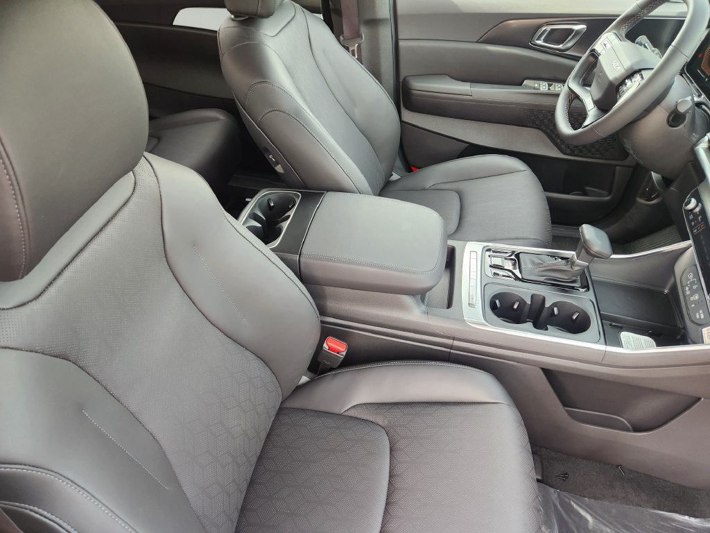 New 2027 Kia Carnival EX FWD image 14