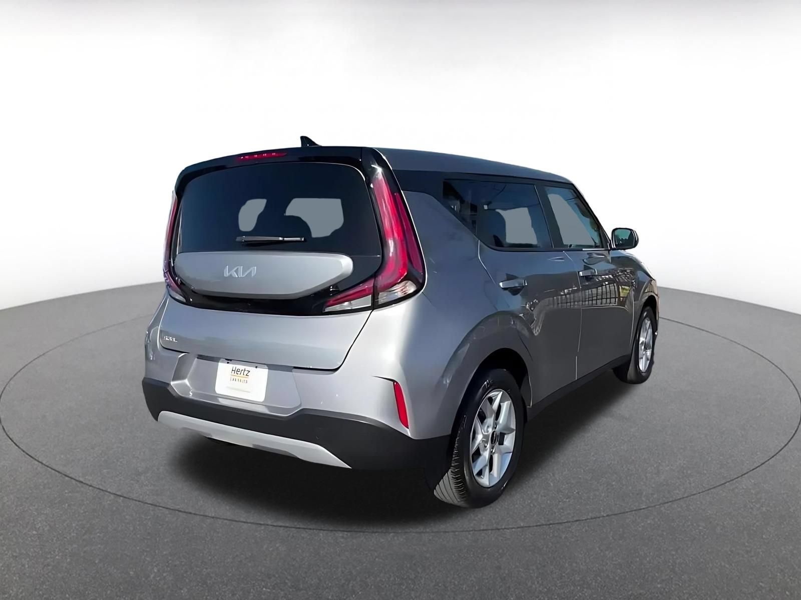 Used 2025 Kia Soul LX w/ LX Technology Package FWD image 14