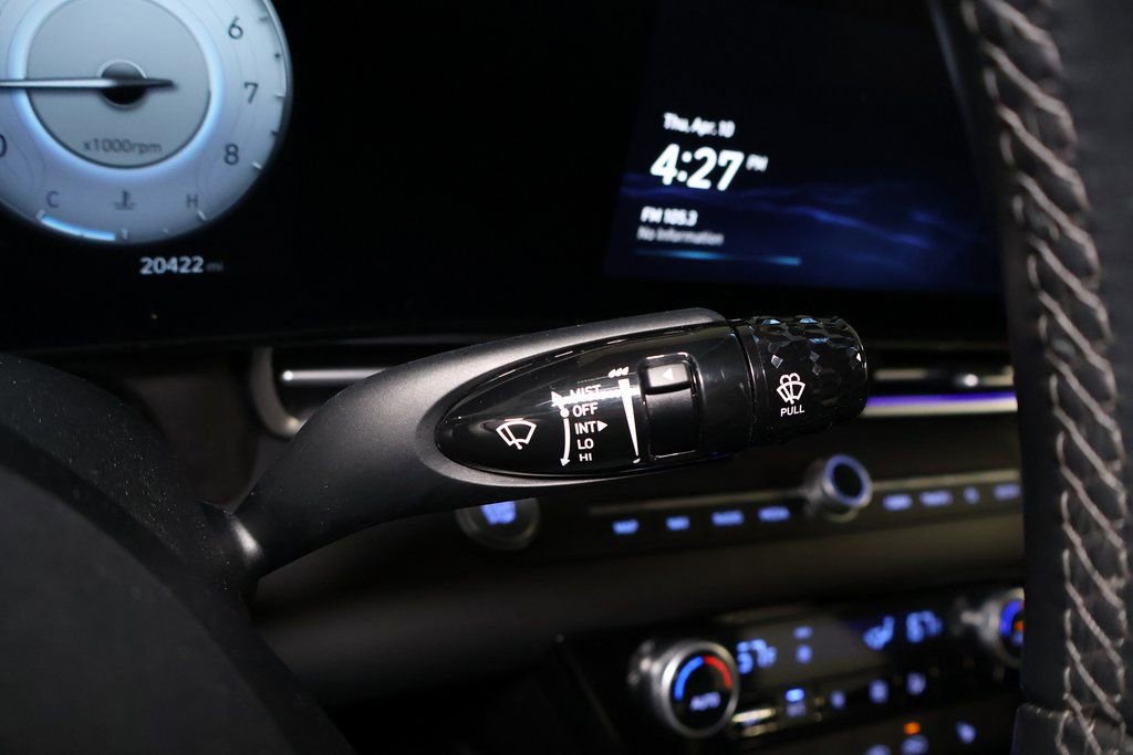 Used 2024 Hyundai Elantra Limited image 25