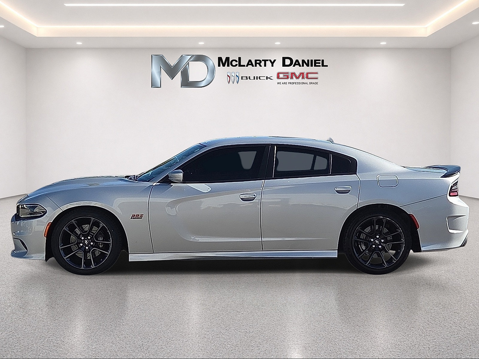 Used 2020 Dodge Charger Scat Pack w/ Plus Group RWD image 2