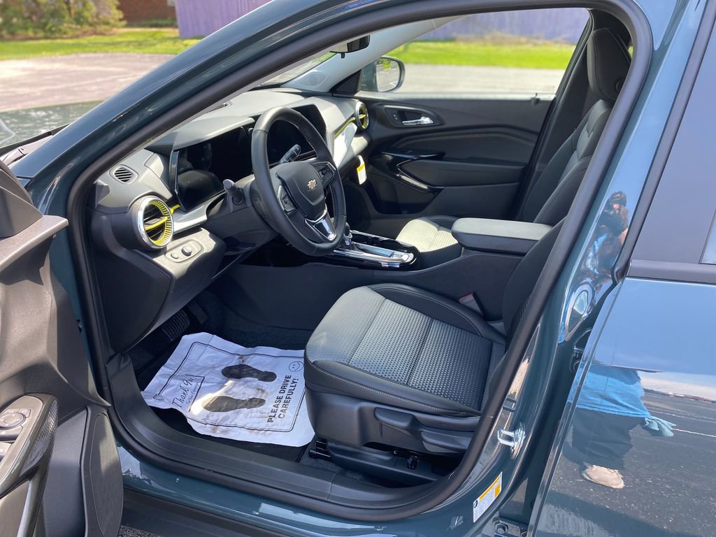 New 2026 Chevrolet Trax LT w/ Driver Confidence Package image 22