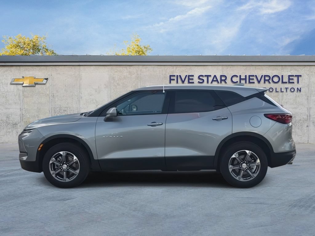 Used 2025 Chevrolet Blazer LT FWD image 5