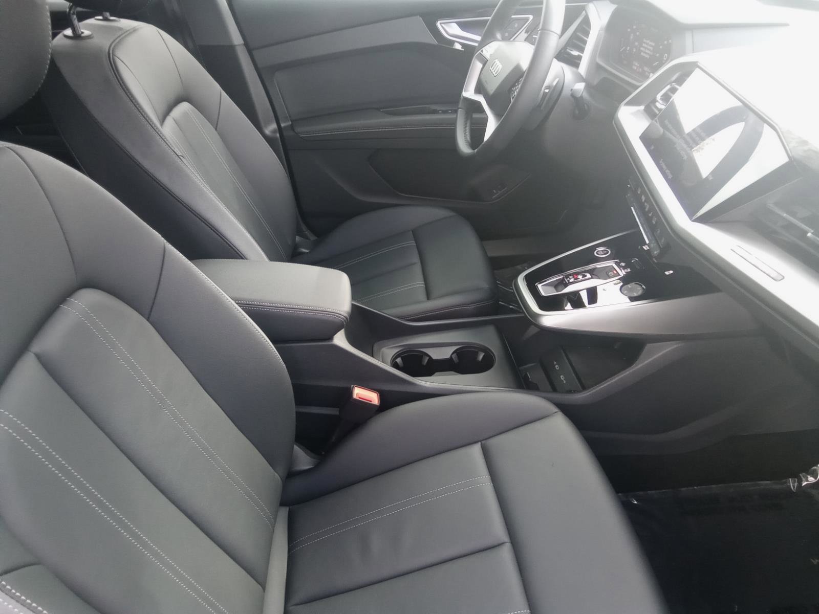 Used 2024 Audi Q4 e-tron Premium Plus w/ Premium Plus image 28