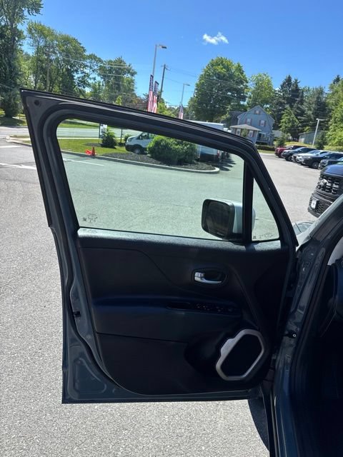 Used 2017 Jeep Renegade Limited AWD/4WD image 15