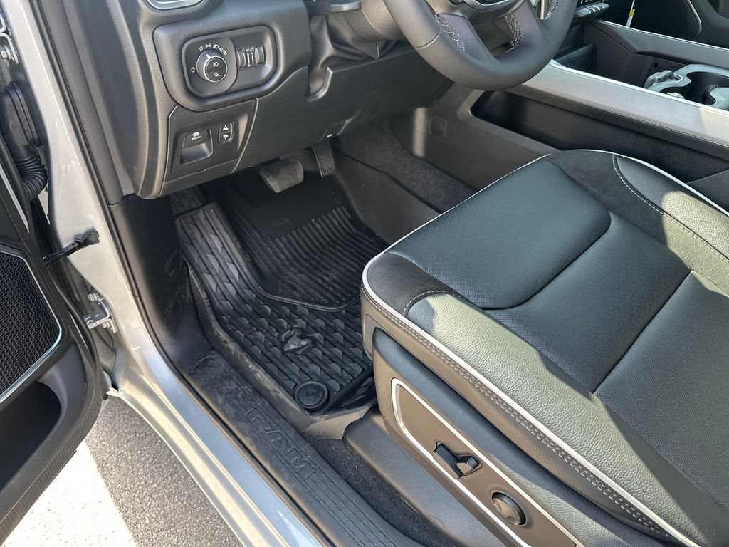 New 2026 RAM 1500 Laramie w/ Night Edition AWD/4WD image 19
