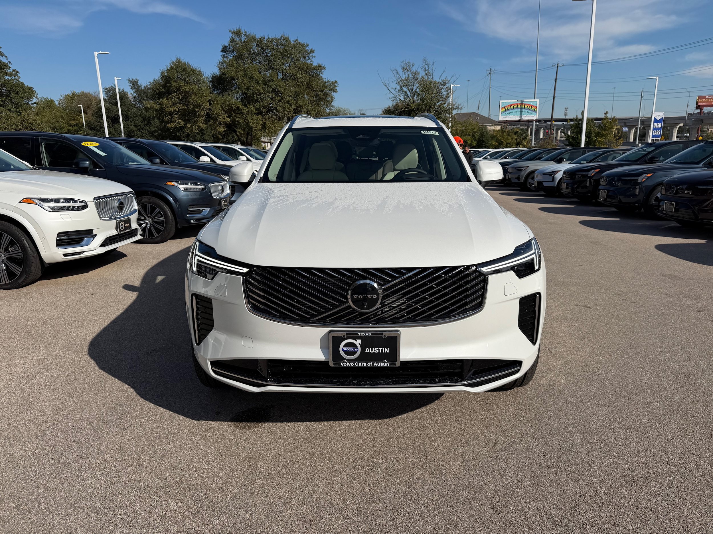 New 2026 Volvo XC90 B6 Ultra w/ Protection Package AWD/4WD image 6