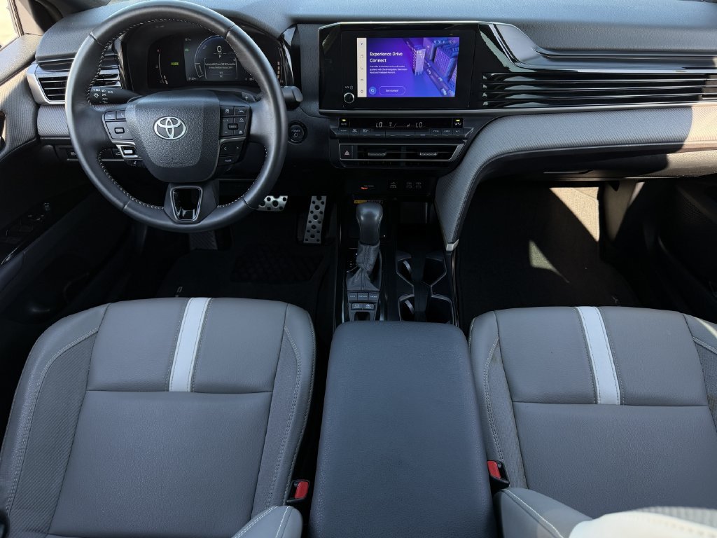 Used 2025 Toyota Camry SE FWD image 12
