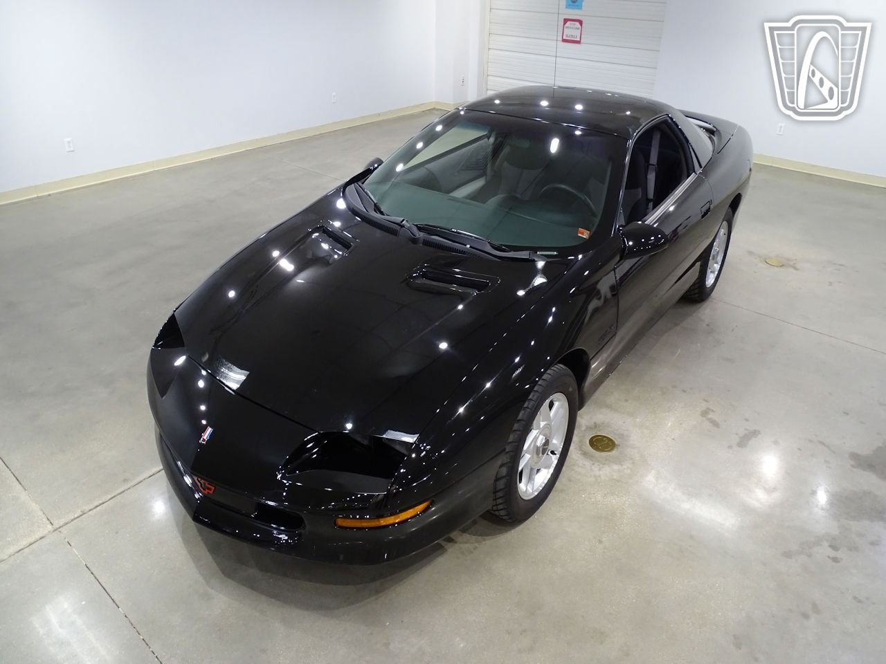 Used 1995 Chevrolet Camaro Z28 RWD image 3