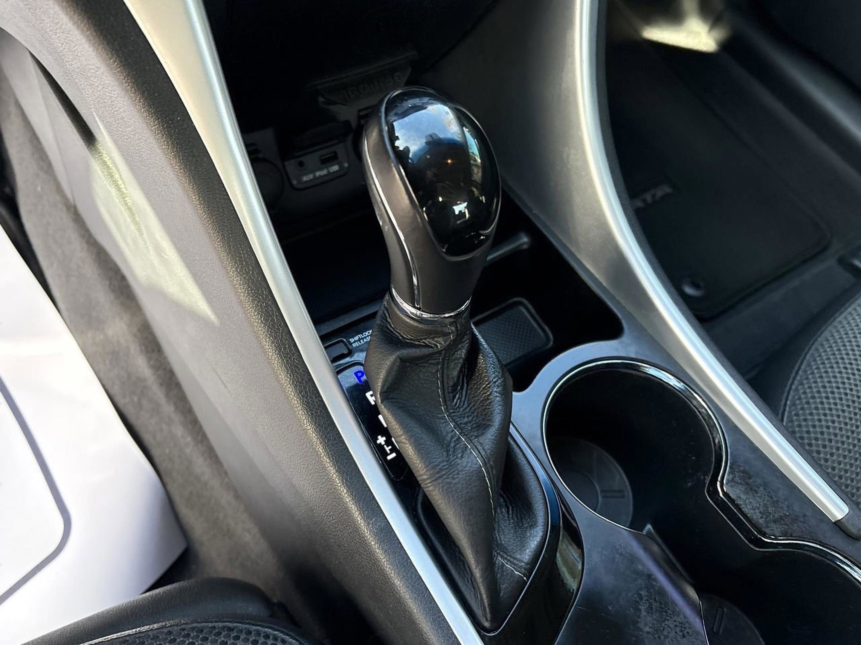 Used 2013 Hyundai Sonata SE w/ Navigation & Sunroof Pkg image 16