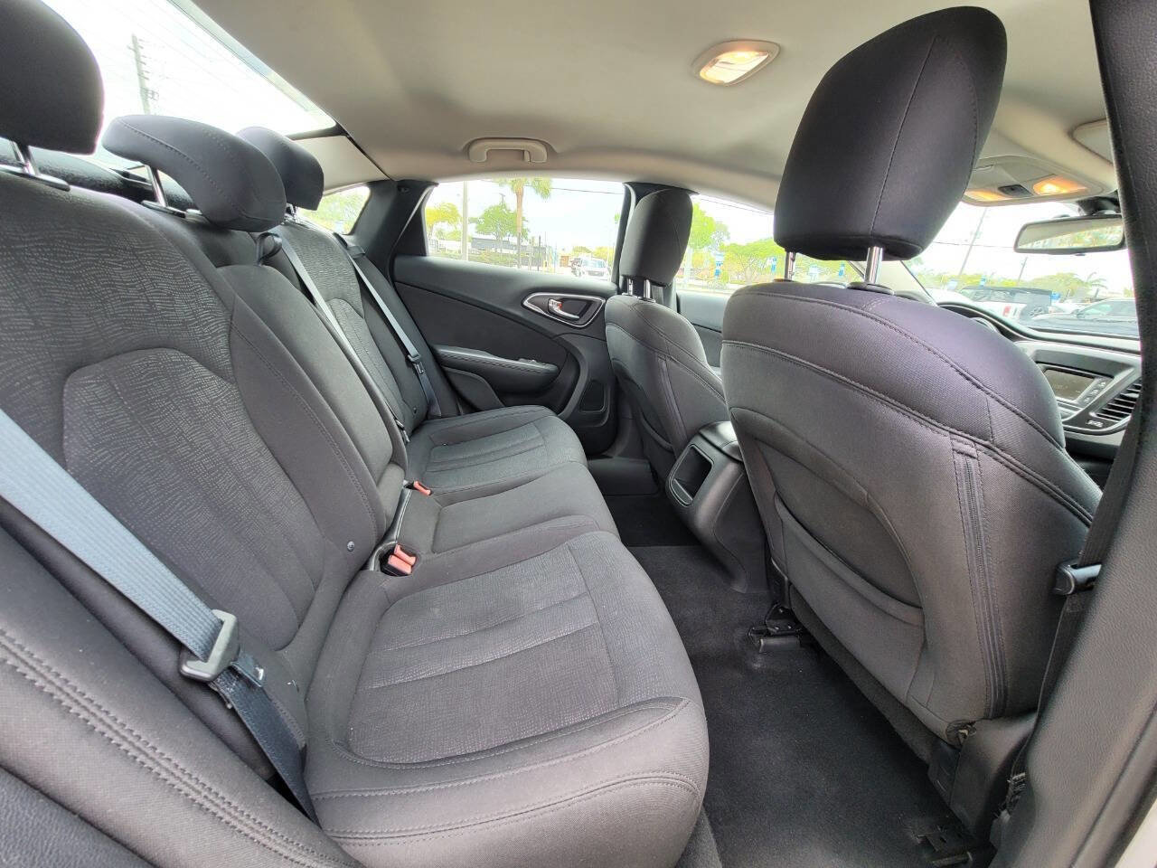 Used 2015 Chrysler 200 Limited FWD image 12